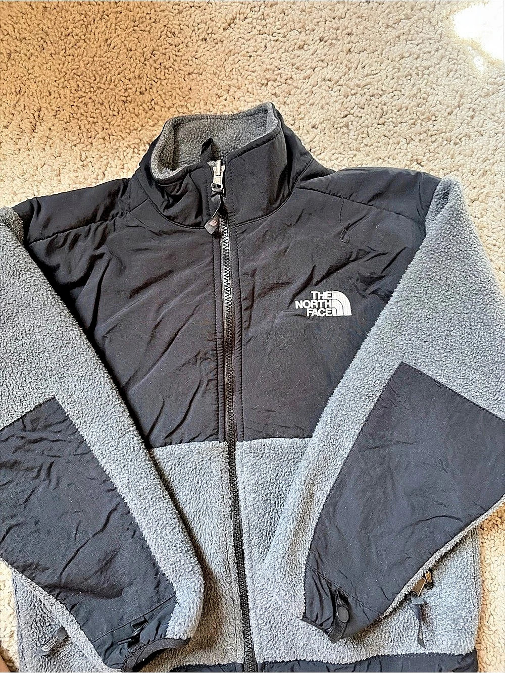 The North Face Youth Denali Jacket Boys Small Black & Gray